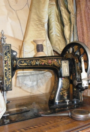 Z historie šití a šicích strojů